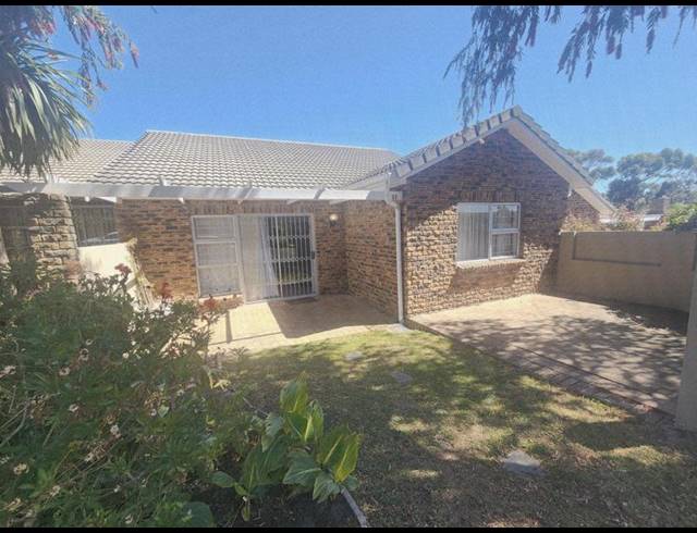 3 BEDROOM TOWNHOUSE FOR SALE IN TYGER VALLEY